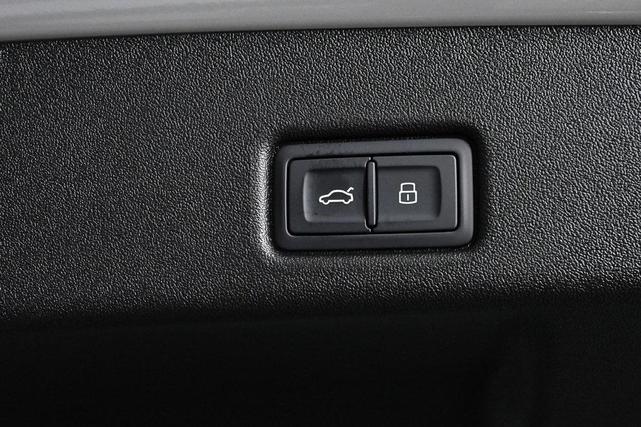 Photo of 2025 Glacier White Metallic Audi Q5