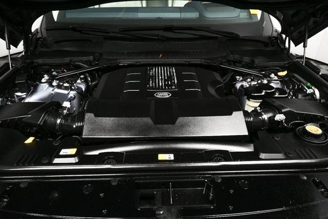 Photo of 2020 Byron Blue Metallic Land Rover Range Rover