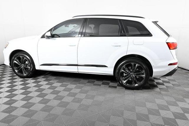 Photo of 2025 Glacier White Metallic Audi Q7