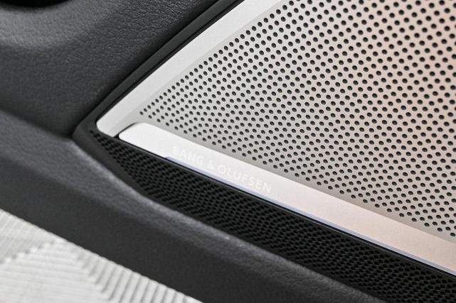 Photo of 2025 Glacier White Metallic Audi RS 6 Avant