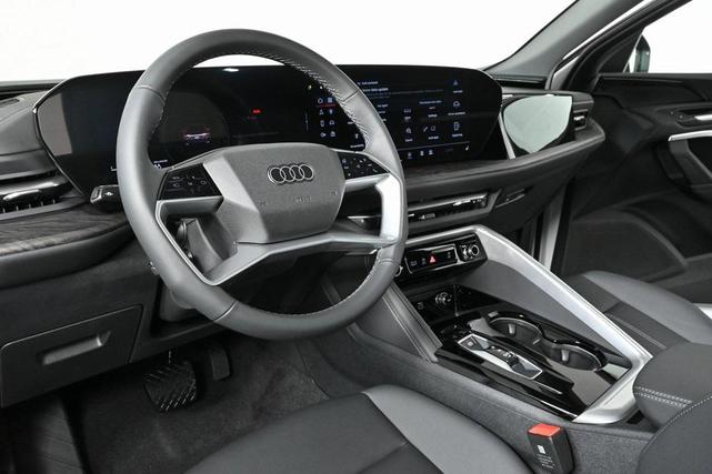 Photo of 2025 Glacier White Metallic Audi Q5