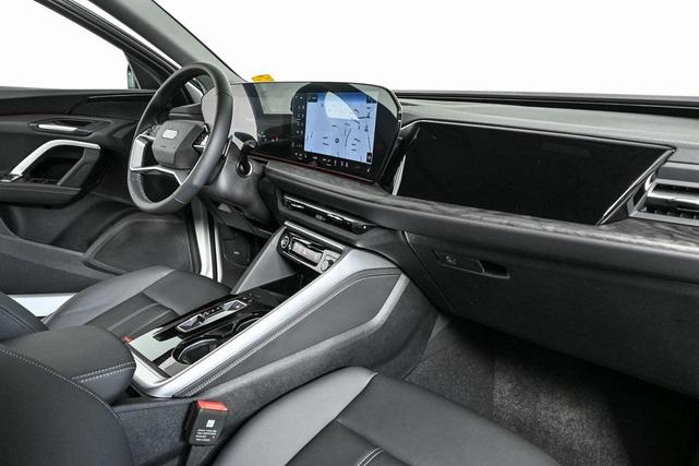Photo of 2025 Glacier White Metallic Audi Q5