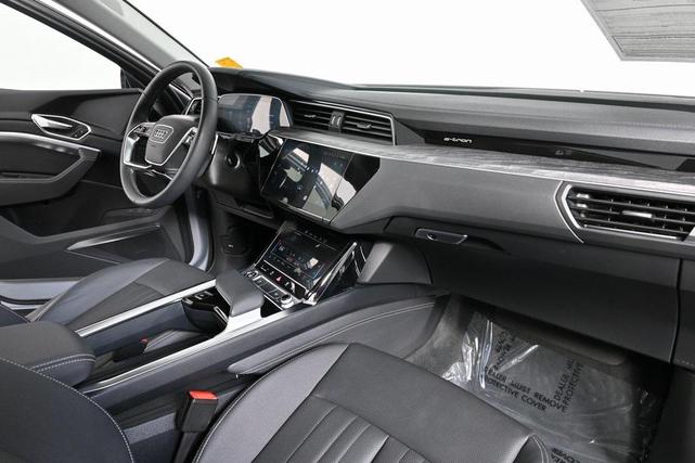 Photo of 2023 Florett Silver Metallic Audi e-tron