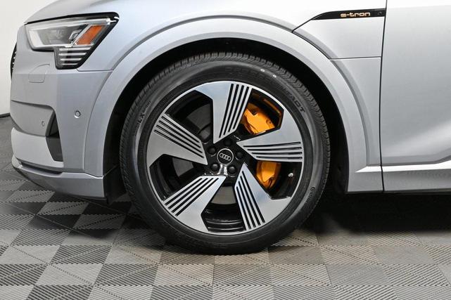 Photo of 2023 Florett Silver Metallic Audi e-tron