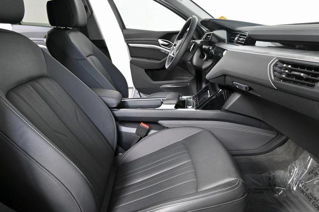 Photo of 2023 Florett Silver Metallic Audi e-tron