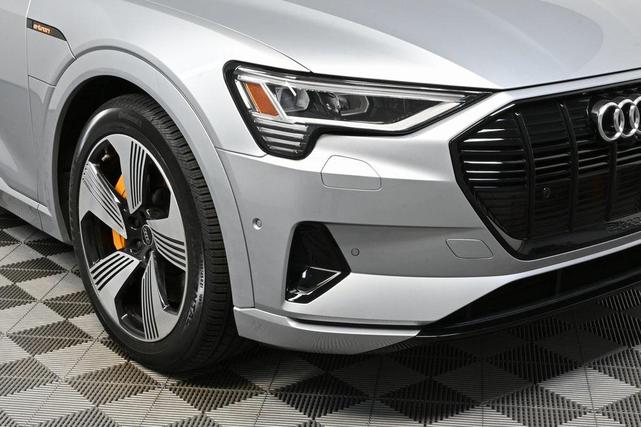 Photo of 2023 Florett Silver Metallic Audi e-tron