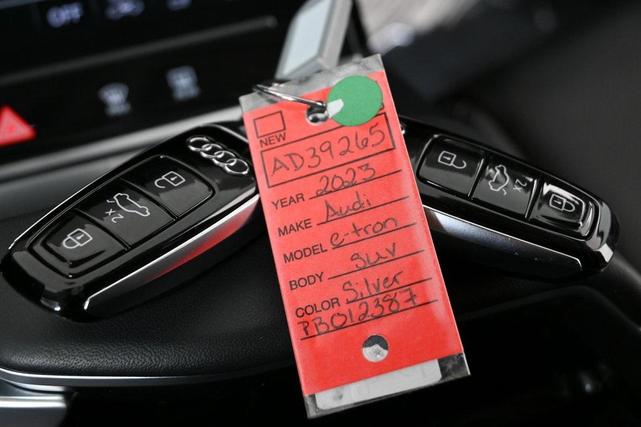 Photo of 2023 Florett Silver Metallic Audi e-tron