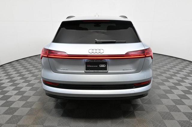 Photo of 2023 Florett Silver Metallic Audi e-tron