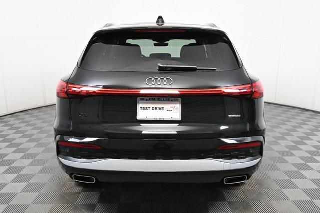 Photo of 2025 Mythos Black Metallic Audi Q5
