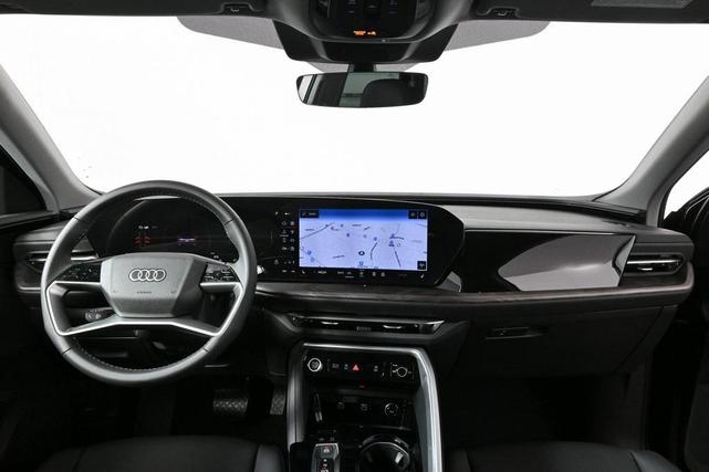 Photo of 2025 Mythos Black Metallic Audi Q5