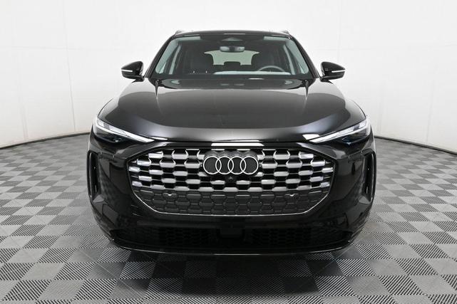 Photo of 2025 Mythos Black Metallic Audi Q5