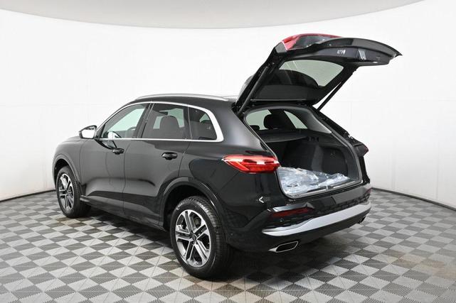 Photo of 2025 Mythos Black Metallic Audi Q5