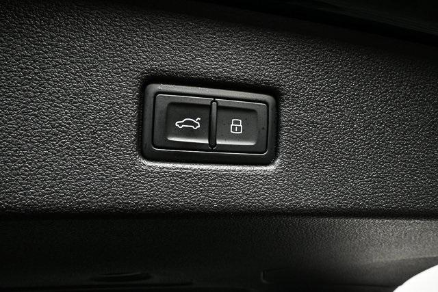 Photo of 2025 Black Metallic Audi A7