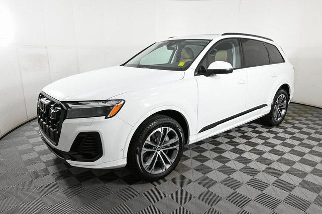 Photo of 2025 Glacier White Metallic Audi Q7