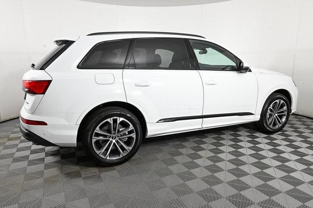 Photo of 2025 Glacier White Metallic Audi Q7