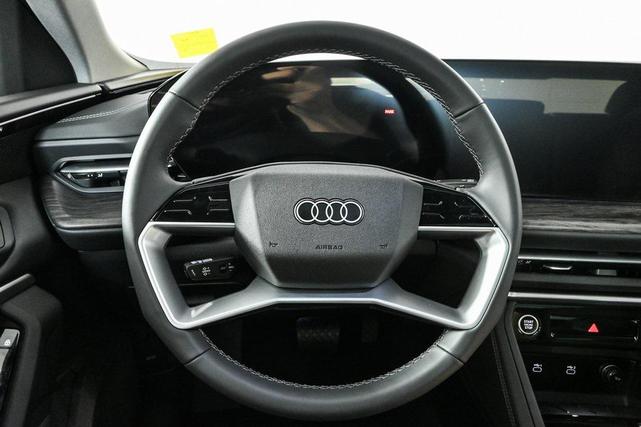 Photo of 2025 Mythos Black Metallic Audi Q5