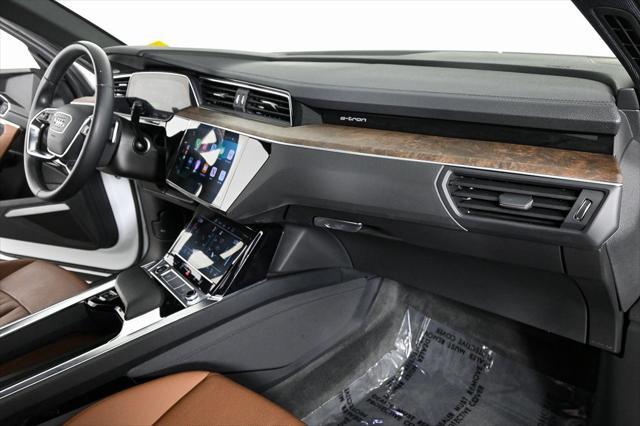 Photo of 2022 Glacier White Audi e-tron