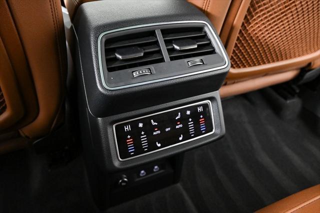 Photo of 2022 Glacier White Audi e-tron