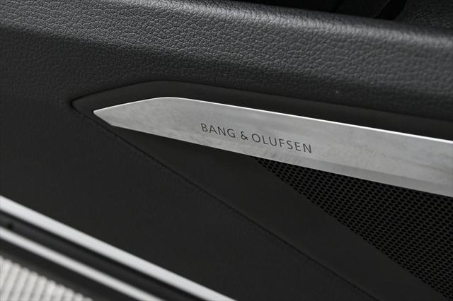 Photo of 2022 Glacier White Audi e-tron