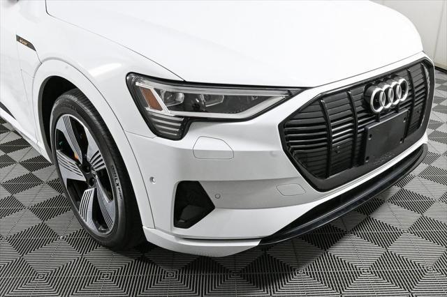 Photo of 2022 Glacier White Audi e-tron