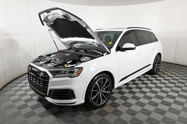Photo of 2023 Glacier White Metallic Audi Q7