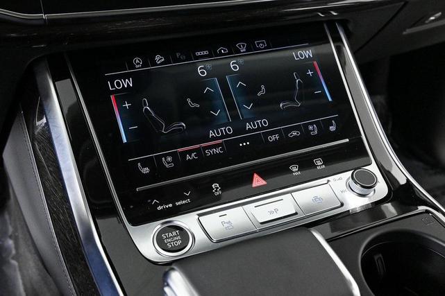 Photo of 2023 Glacier White Metallic Audi Q7