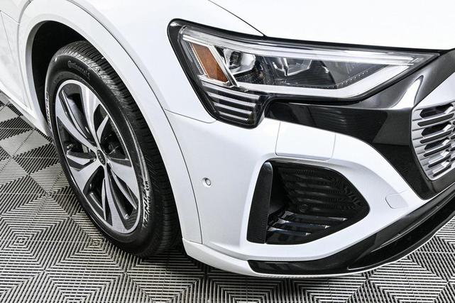 Photo of 2024 Glacier White Metallic Audi Q8 e-tron