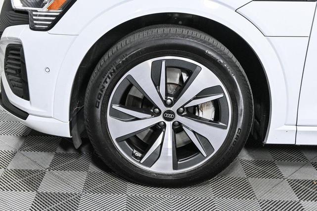Photo of 2024 Glacier White Metallic Audi Q8 e-tron