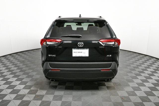 Photo of 2022 Midnight Black Metallic Toyota RAV4
