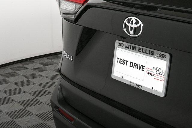 Photo of 2022 Midnight Black Metallic Toyota RAV4