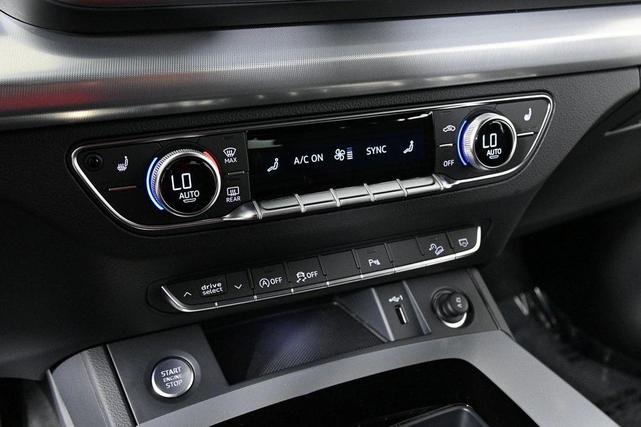 Photo of 2025 Mythos Black Metallic Audi Q5