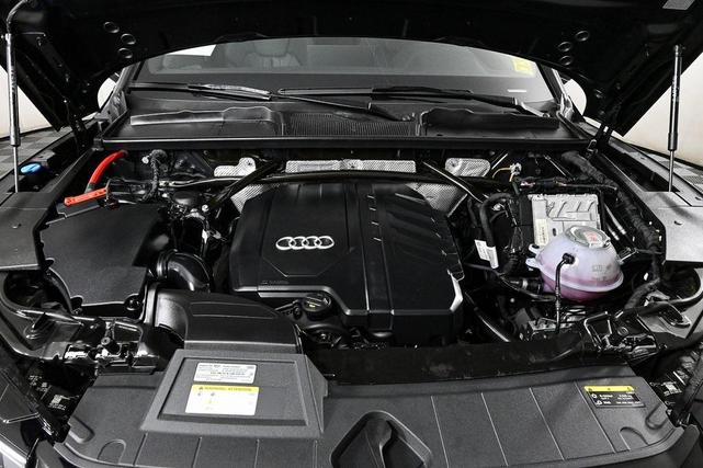 Photo of 2025 Mythos Black Metallic Audi Q5