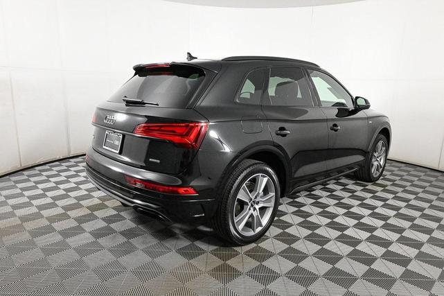 Photo of 2025 Mythos Black Metallic Audi Q5