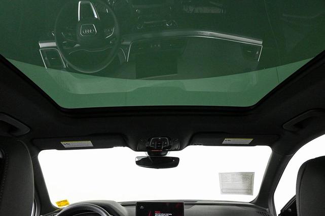 Photo of 2025 Mythos Black Metallic Audi Q5