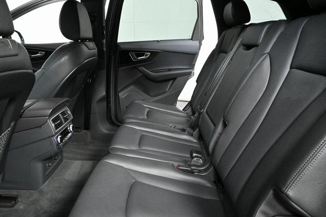 Photo of 2019 Gray Metallic Audi Q7