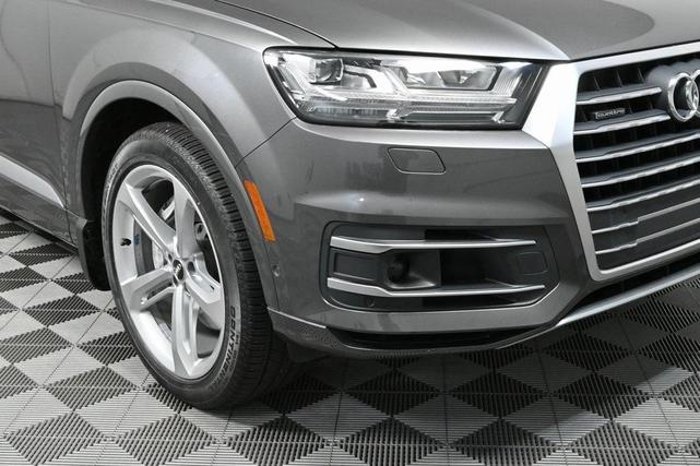 Photo of 2019 Gray Metallic Audi Q7