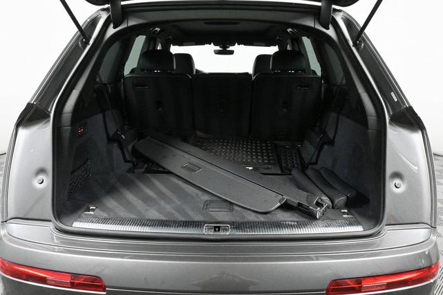 Photo of 2019 Gray Metallic Audi Q7
