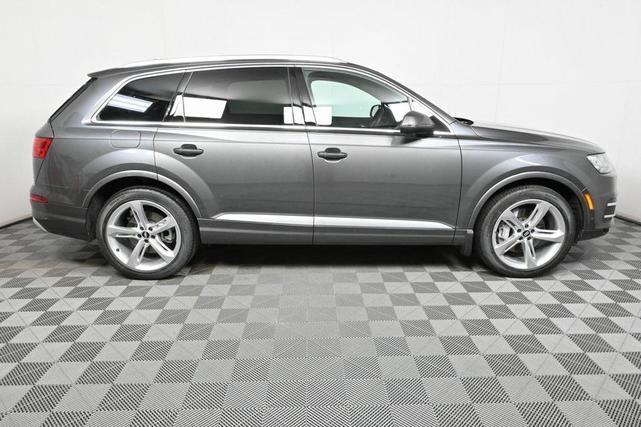 Photo of 2019 Gray Metallic Audi Q7
