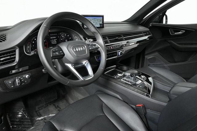 Photo of 2019 Gray Metallic Audi Q7