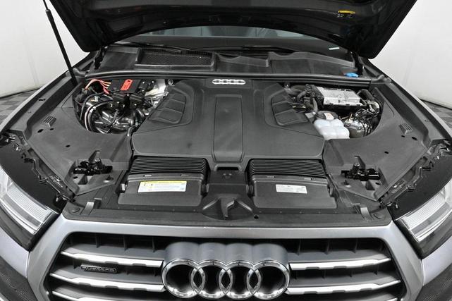 Photo of 2019 Gray Metallic Audi Q7