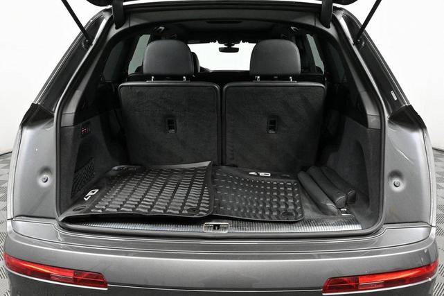 Photo of 2019 Gray Metallic Audi Q7