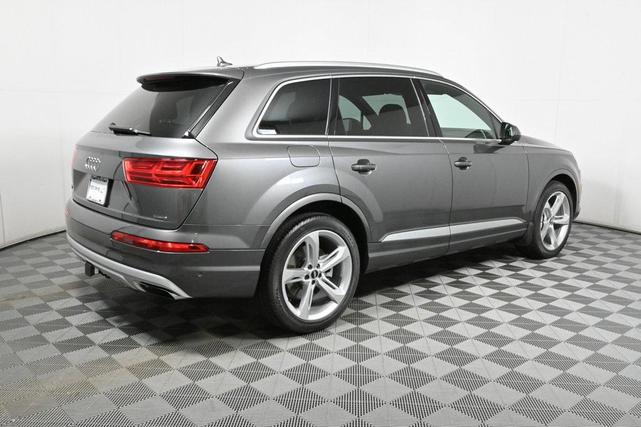 Photo of 2019 Gray Metallic Audi Q7