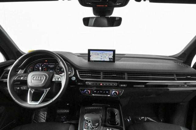 Photo of 2019 Gray Metallic Audi Q7