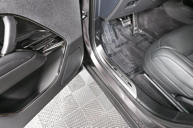 Photo of 2024 Charente Gray Premium Metallic Land Rover Range Rover Sport