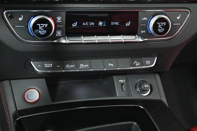 Photo of 2025 Glacier White Metallic Audi SQ5