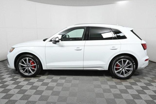 Photo of 2025 Glacier White Metallic Audi SQ5