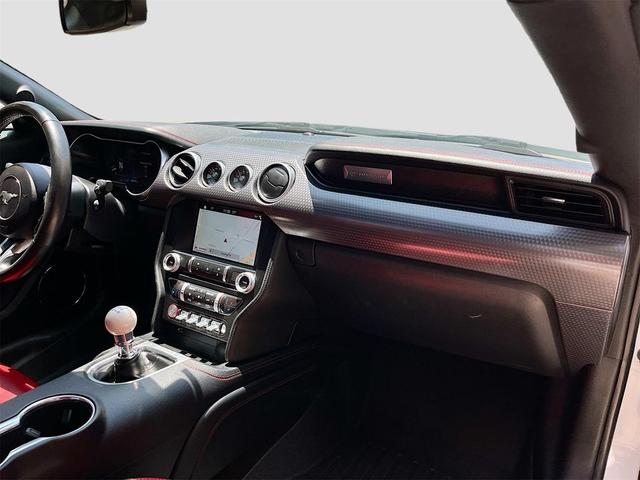 Photo of 2019 Oxford White Ford Mustang