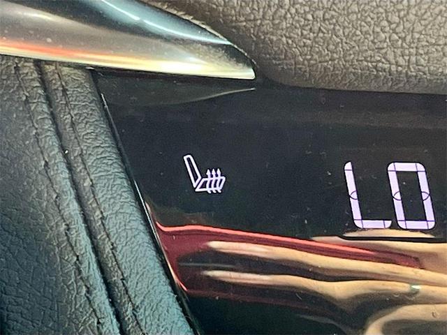 Photo of 2020 Stellar Black Metallic Cadillac XT5