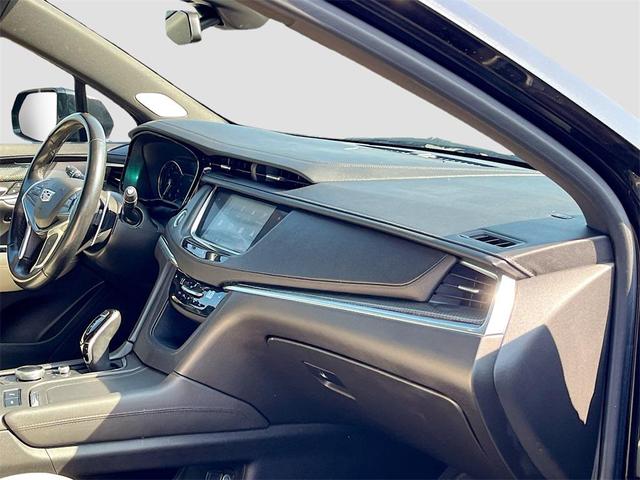 Photo of 2020 Stellar Black Metallic Cadillac XT5