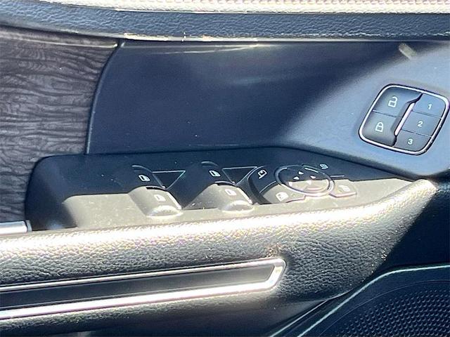 Photo of 2021 Magnetic Metallic Ford Expedition